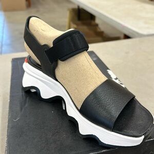 Sorel - Kinetic impact Y strap high sandals